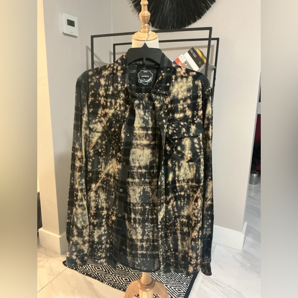 EUC Angry Minnow Flannel Shirt - Size M - Picture 3 of 8